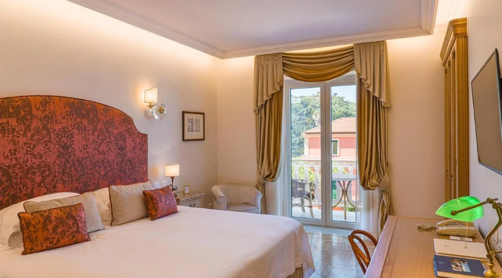 Superior Double Or Twin Room with Sea View at Grand Hotel Excelsior Vittoria