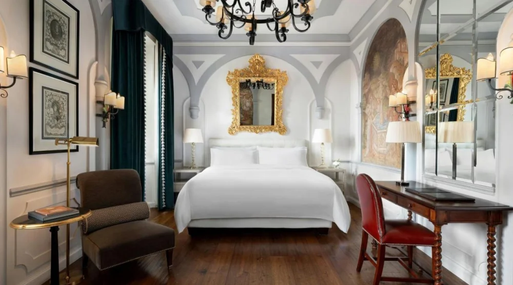 Deluxe, Guest Room, One King at The St. Regis Florence