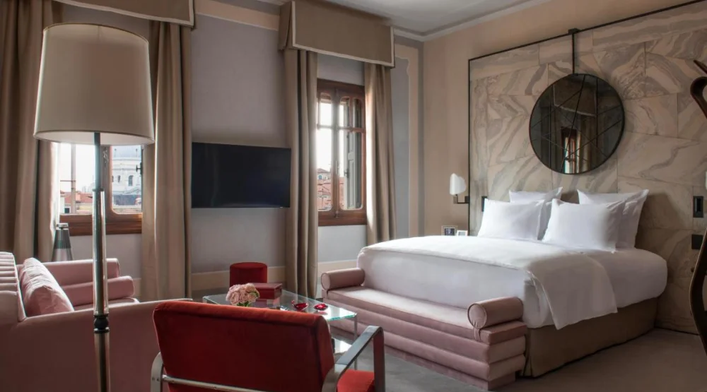 Suite at Nolinski Venezia, Evok Collection