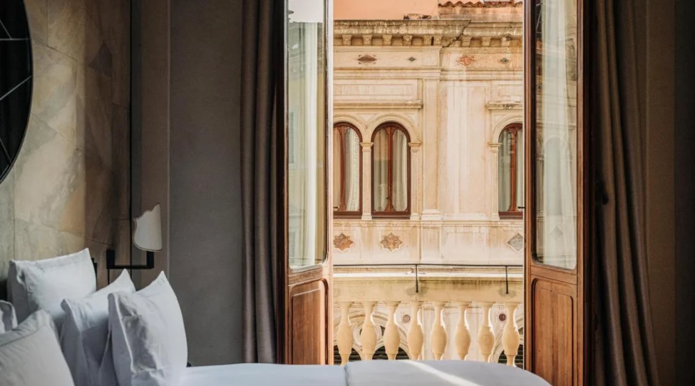 Grand Master Suite at Nolinski Venezia, Evok Collection