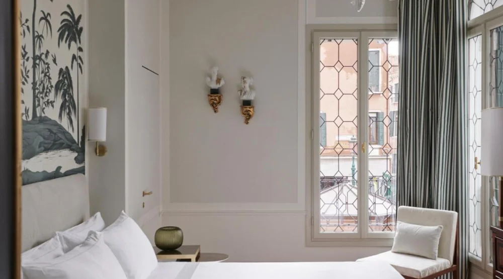 Suite with Balcony and Canal View at Violino d'Oro