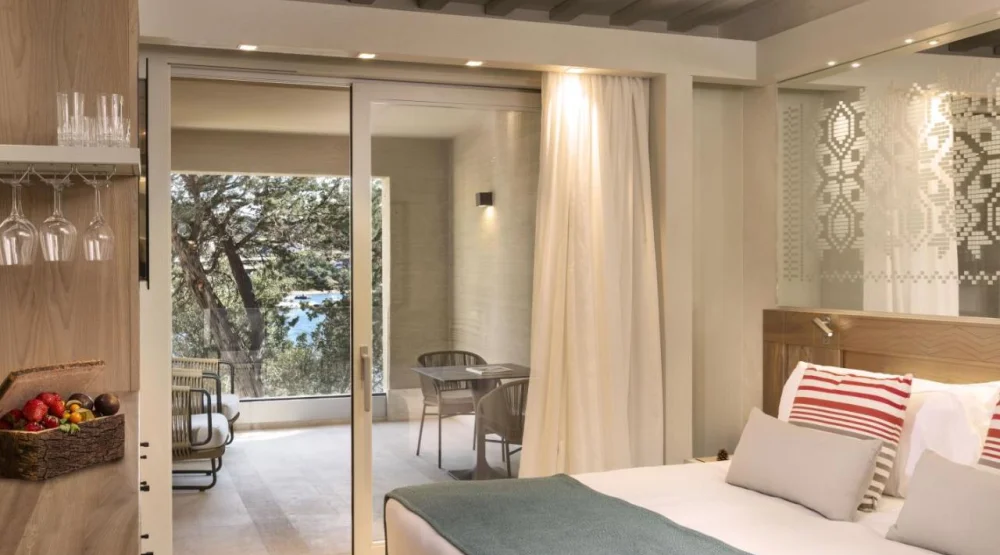Deluxe King Room with Sea View at 7Pines Resort Sardinia