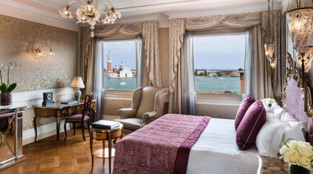 Junior Suite with Lagoon View at Baglioni Hotel Luna Venice