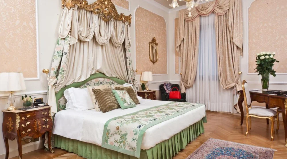 Junior Suite at Grand Hotel Majestic Gia Baglioni
