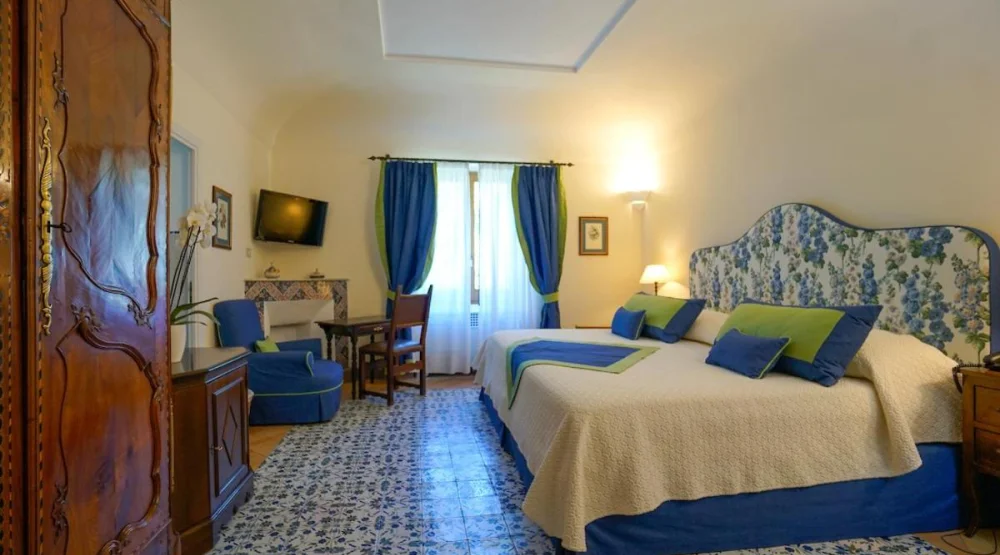 Superior Double Room with Garden View at Villa Cimbrone