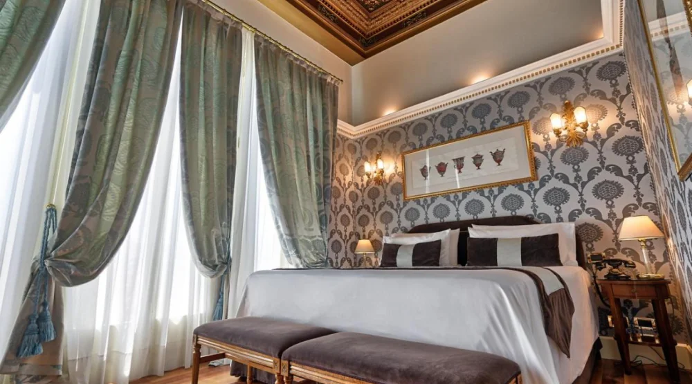 Deluxe Double Or Twin Room with Lagoon View and Balcony at Londra Palace Venezia