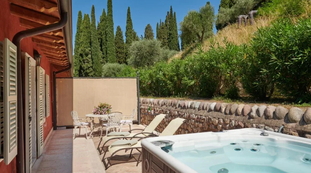Suite with Hot Tub at Villa Cordevigo