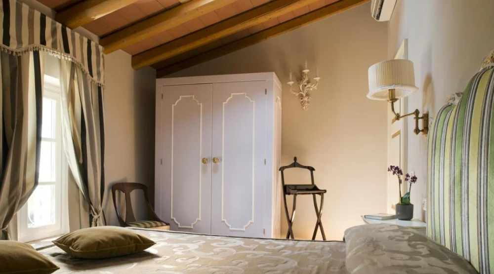 Suite with Garden View at Villa Cordevigo