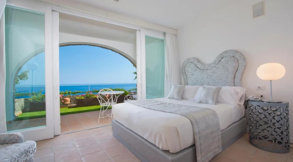 Premium Double Room with Terrace Sea View at Hotel Piccolo Sant'Andrea