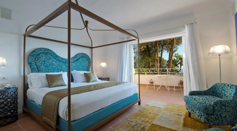 Deluxe Double Room with Terrace Sea View at Hotel Piccolo Sant'Andrea