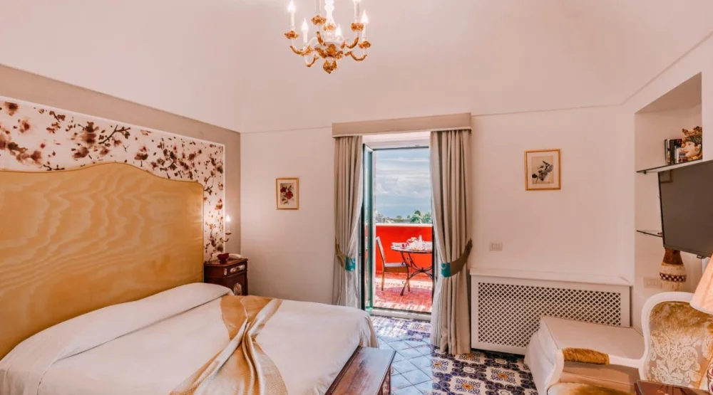 Executive Suite with Terrace and Sea View at Palazzo Pascal