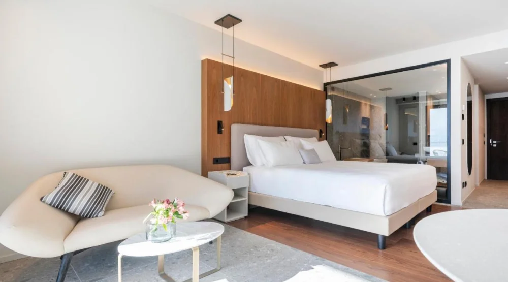 Junior Suite with Lake View at EALA My Lakeside Dream