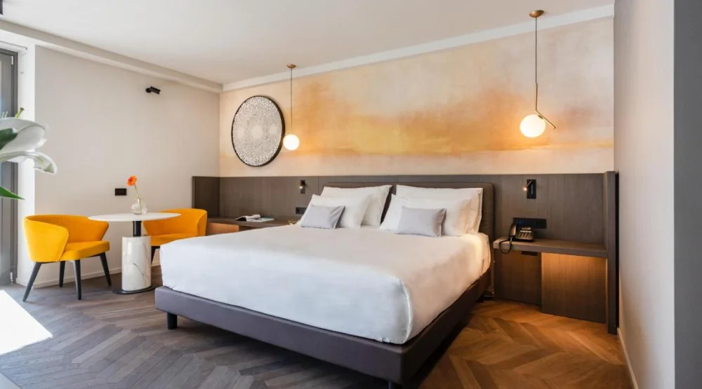 Suite with Lake View at EALA My Lakeside Dream