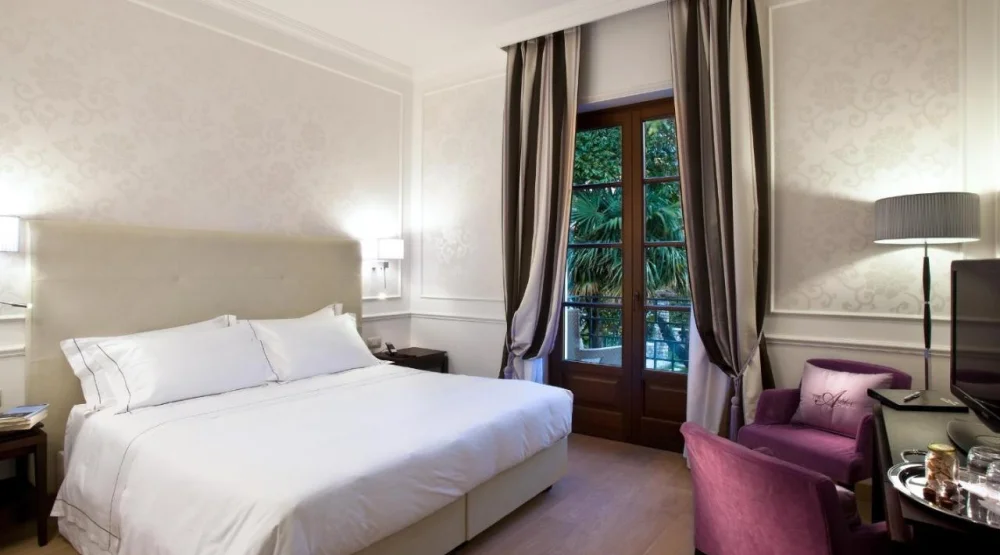 Deluxe Double Room at The Ashbee