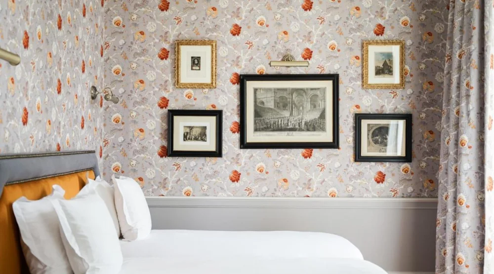 King Room with Lake View at Chateau Sainte Sabine