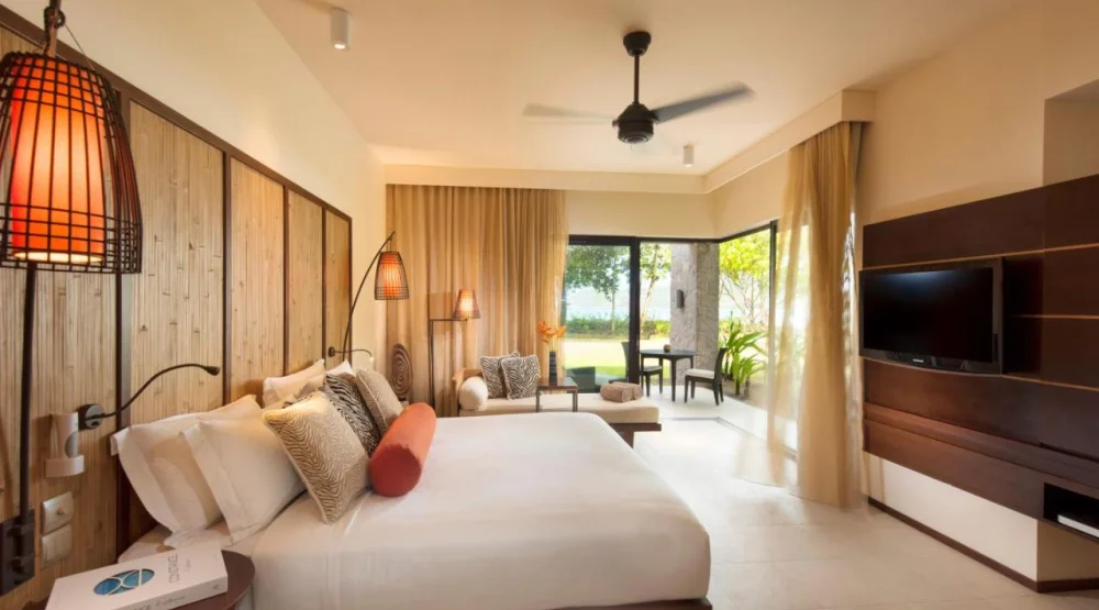 Junior Suite at Constance Ephelia Resort