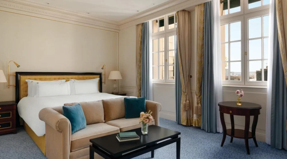 Deluxe Double Room at Shangri-La Paris