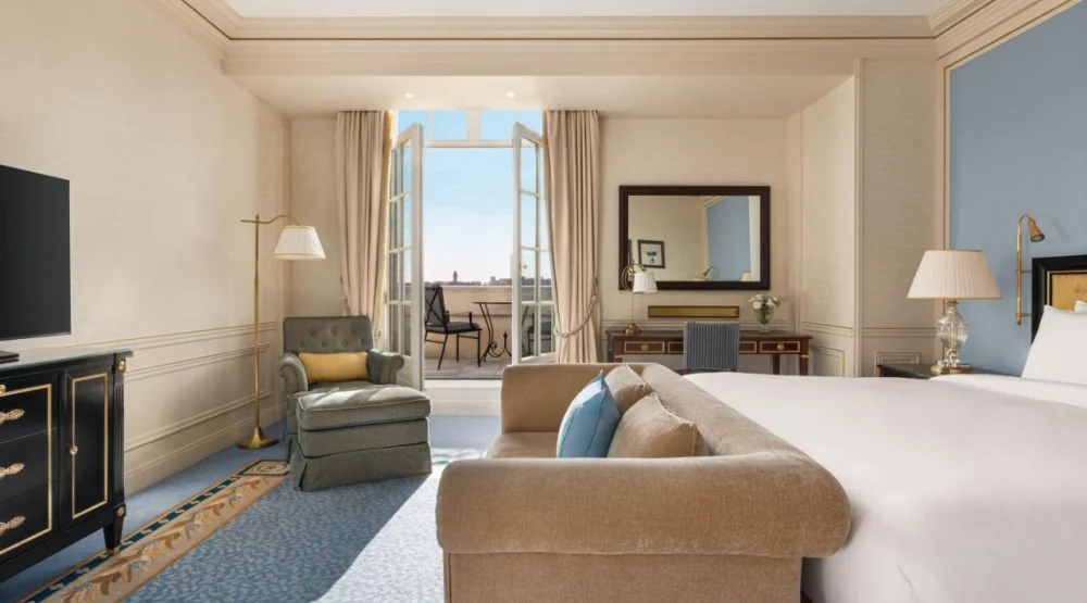 Terrace Eiffel View Room King at Shangri-La Paris