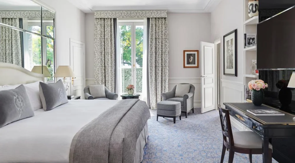 Junior King Suite with Balcony at InterContinental Paris Le Grand