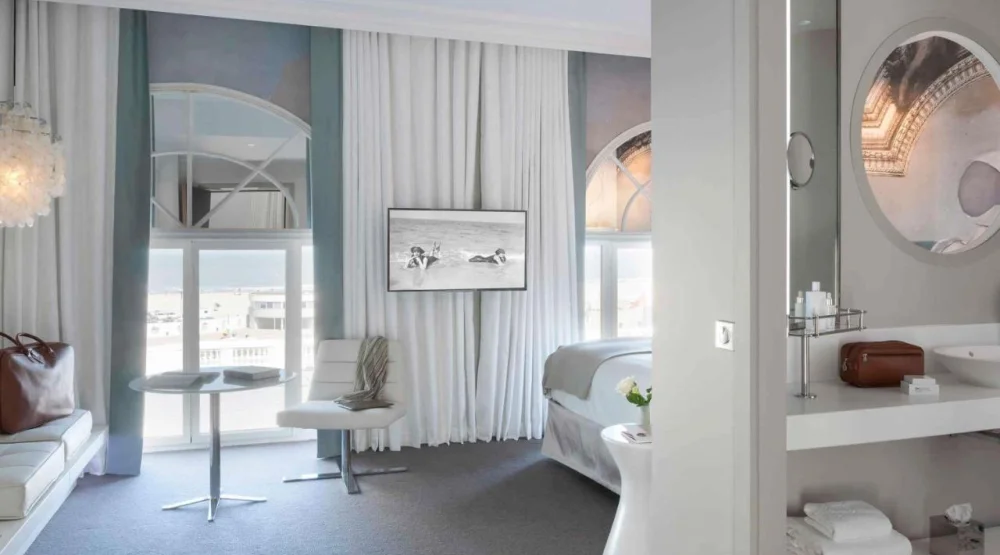 Classic Queen Or Twin Room with Partial Sea Or Port View at Cures Marines Trouville Hotel Thalasso & Spa