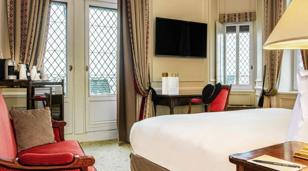 King Suite at Hotel De La Cite Carcassonne - MGallery