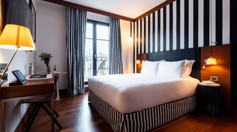 Chambre Prestige - Balcon - Arc De Triomphe at Grand Hotel Champs Elysees