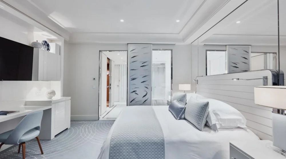 Junior King Suite at Hotel Martinez Cannes