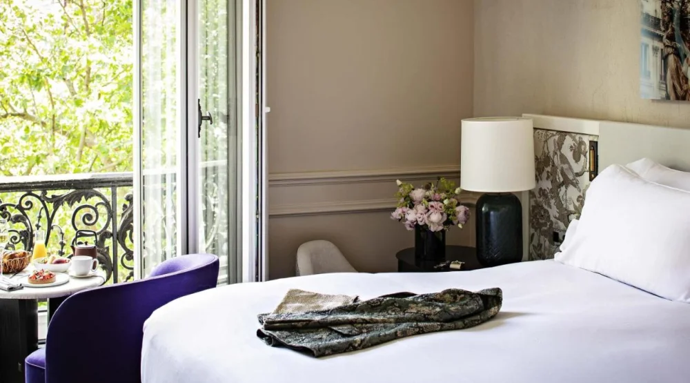 Luxury Queen Room with One Queen Bed and Courtyard Or Rue Scribe View at Sofitel Le Scribe Paris Opera