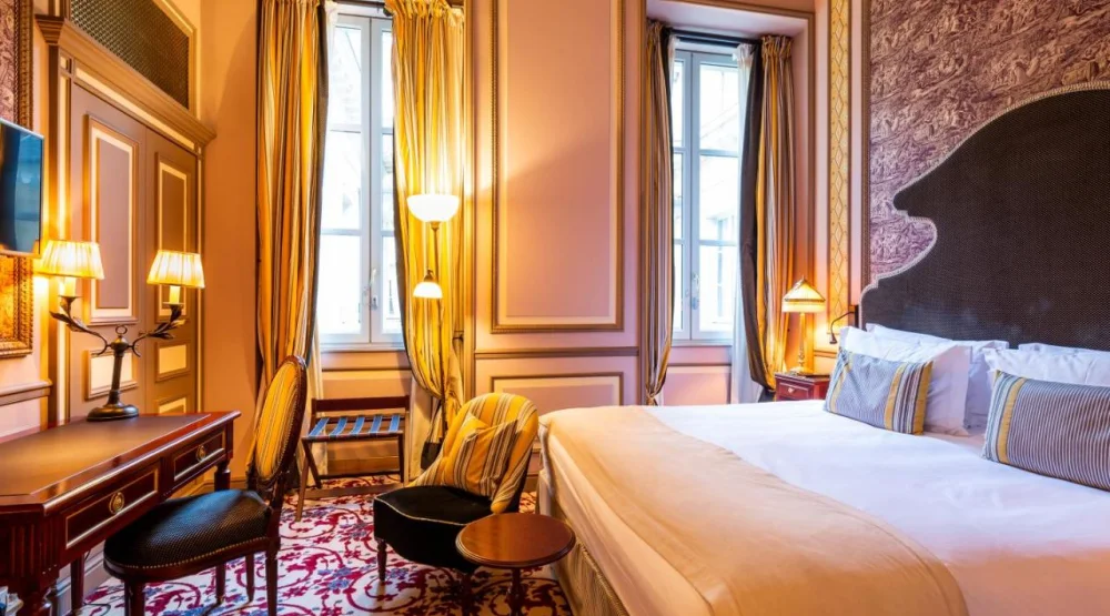Premium King Room with Separate Bath and Walk-in Shower at InterContinental Bordeaux, Le Grand