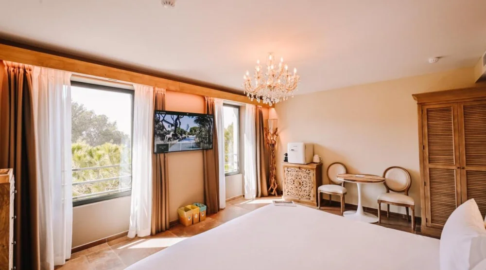 King Room at Le Hameau Des Pesquiers Ecolodge & Spa