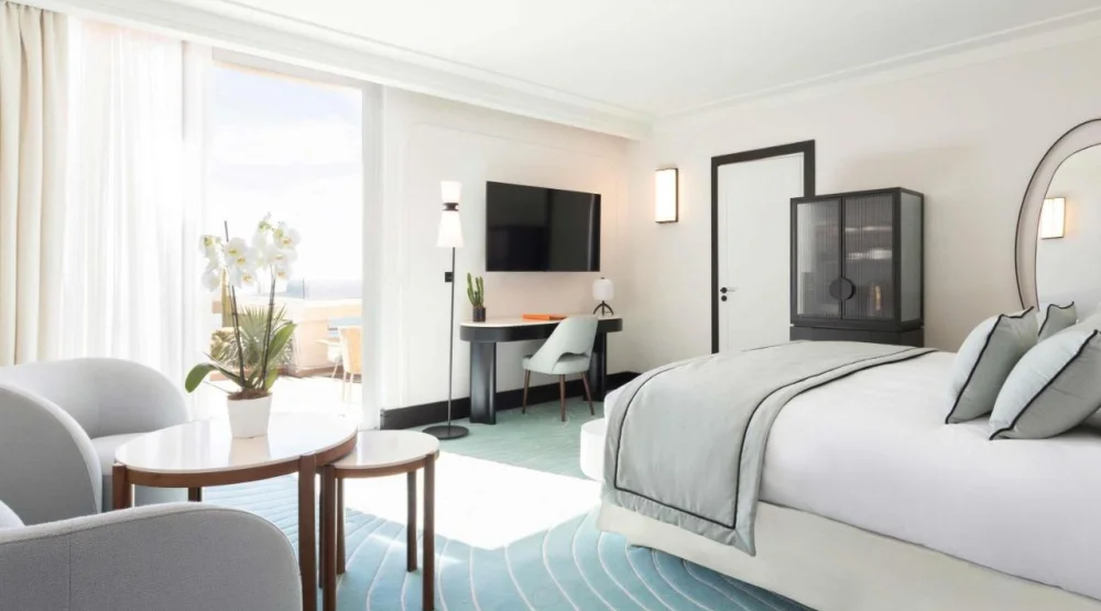 Panoramic Room with Terrace and Sea View at Mondrian Cannes