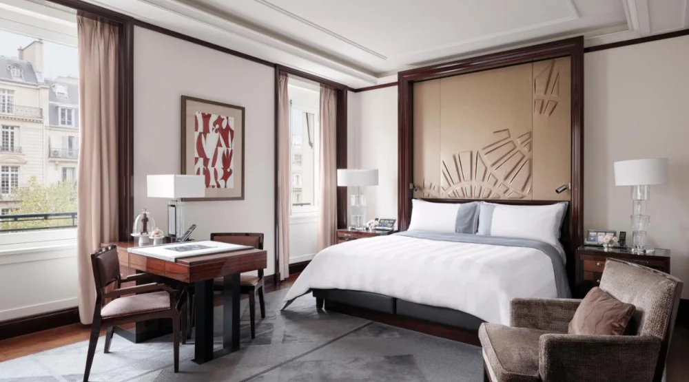 Deluxe King Room at The Peninsula Paris