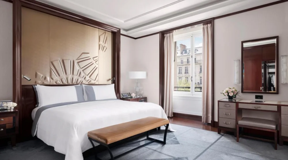 Deluxe Suite at The Peninsula Paris
