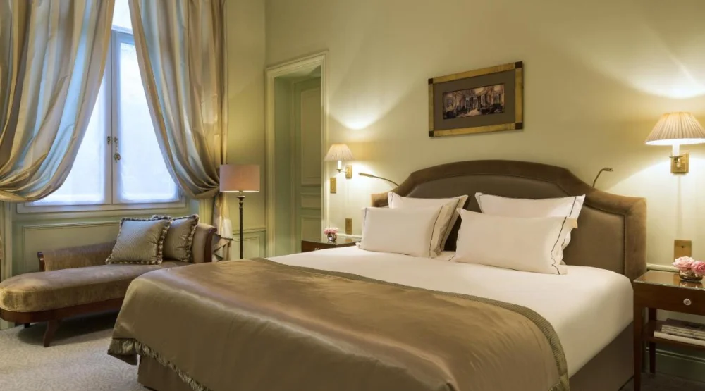 Suite Deluxe – Parisienne at Hotel Westminster Paris