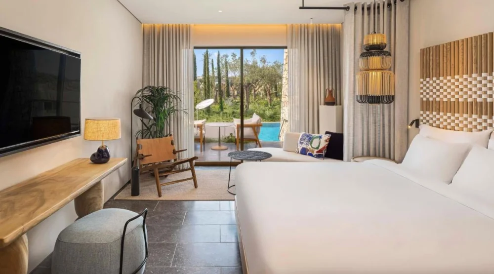 Premier Infinity Swim Up, Guest Room, Garden View, Terrace at W Costa Navarino