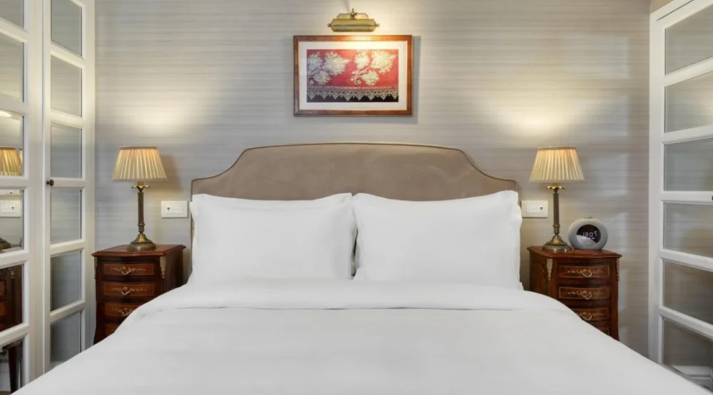 Deluxe Suite One Bedroom Suite, One King, Courtyard View at King George, a Luxury Collection Hotel