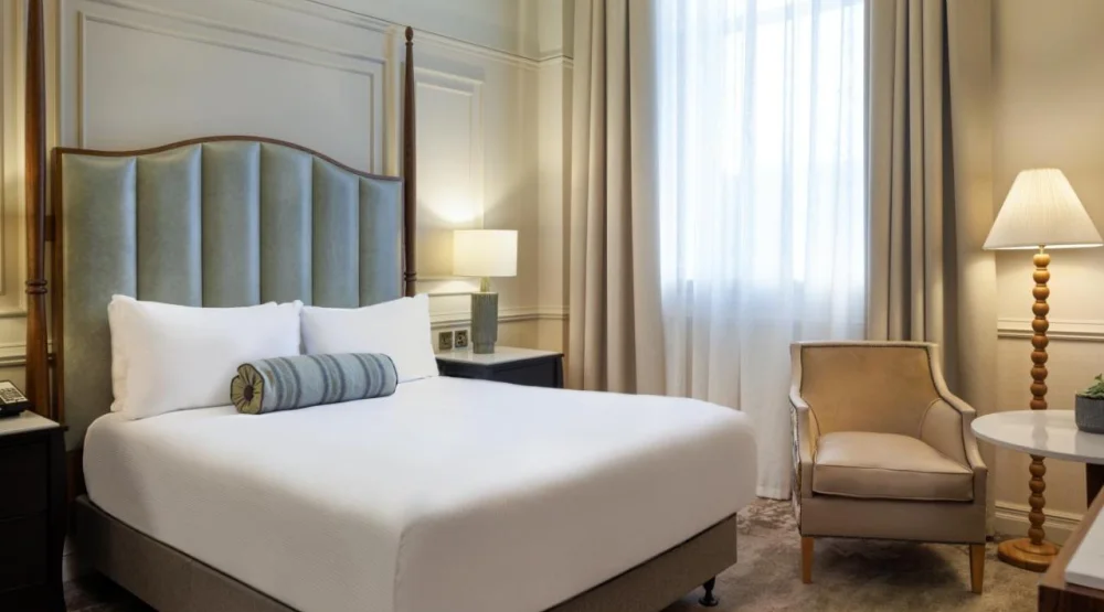Premier Queen Room at The Caledonian Edinburgh, Curio Collection by Hilton