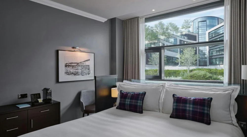 Signature Room, Guest Room, One King at The Glasshouse, Autograph Collection