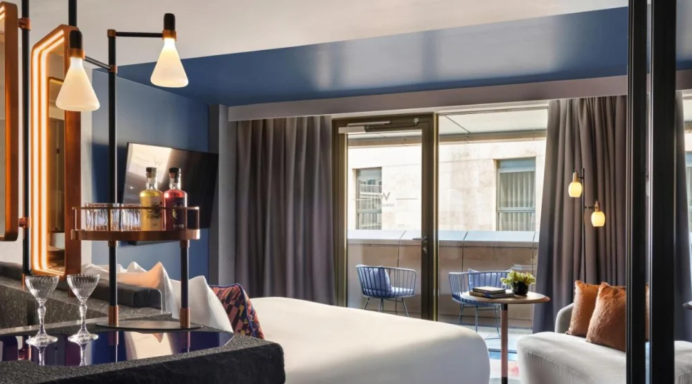 Superior King with Balcony at W Edinburgh