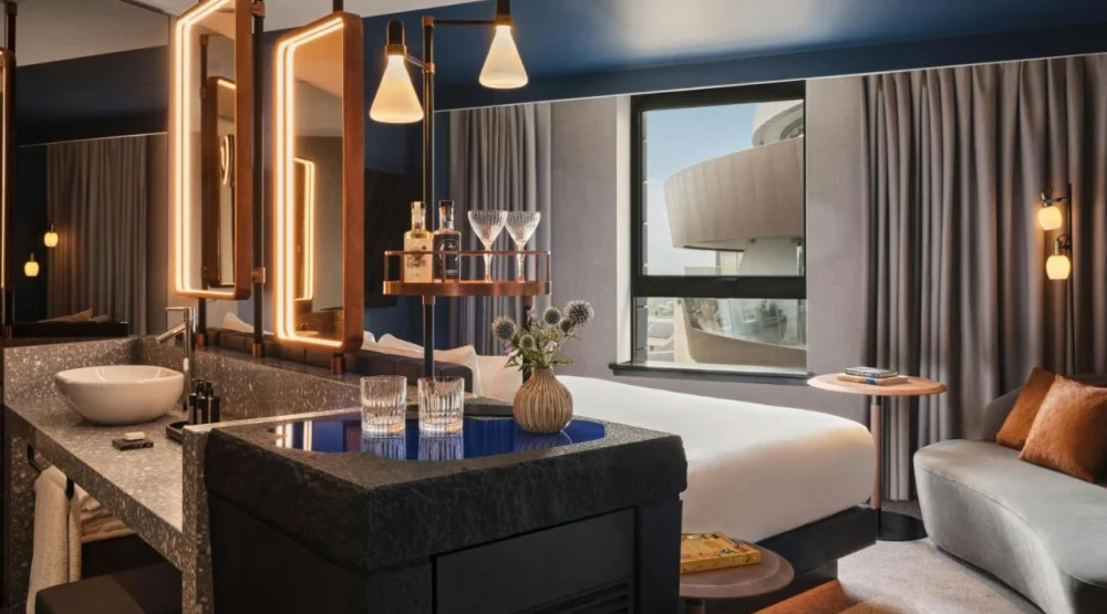 Deluxe King Room at W Edinburgh