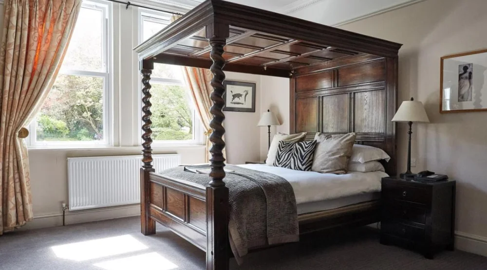 Four Poster Room with Garden View at Dorian House Boutique