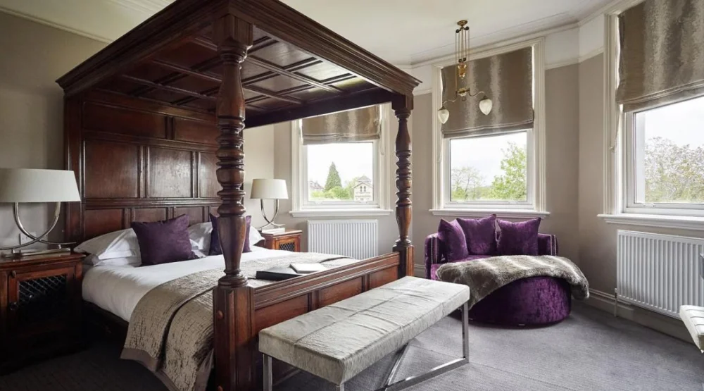 Four Poster Room with City Views at Dorian House Boutique