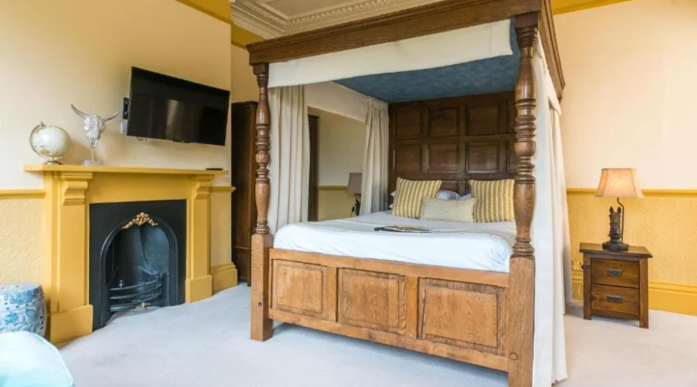 King Room with Garden View at The Ayrlington