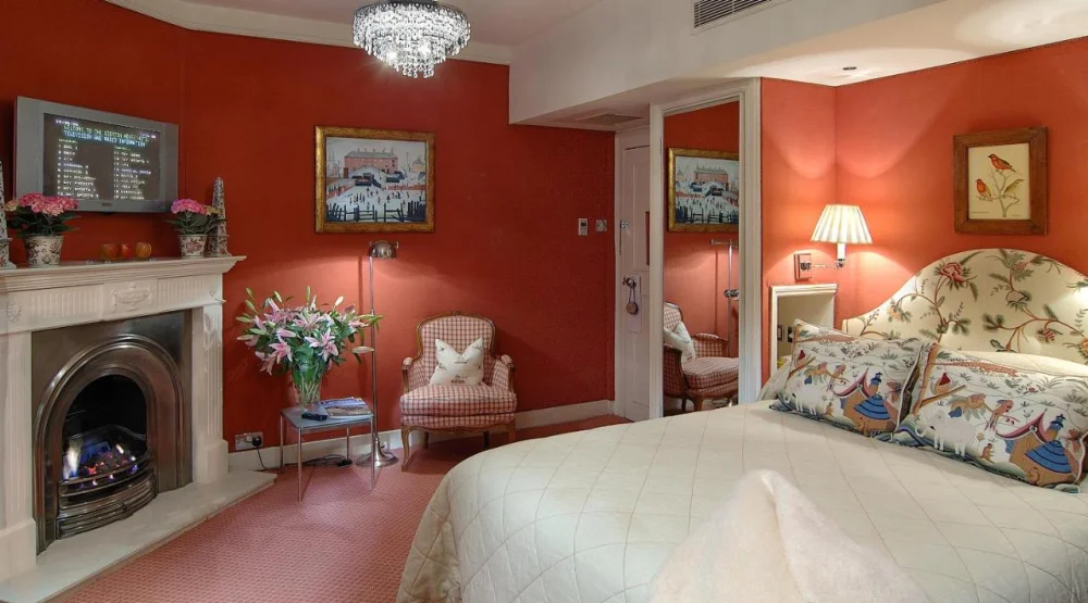 Cozy Double at Summer Lodge Country House