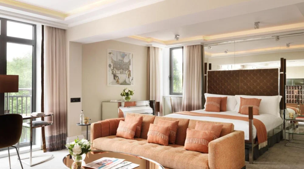 Green Park Suite at The Athenaeum Hotel & Residences