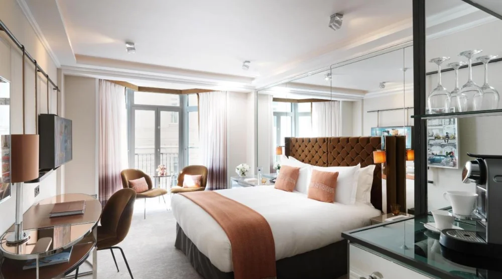 Deluxe Double with Bay Window at The Athenaeum Hotel & Residences