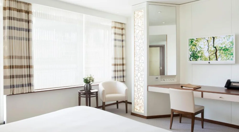 Double Deluxe Room at COMO Metropolitan London