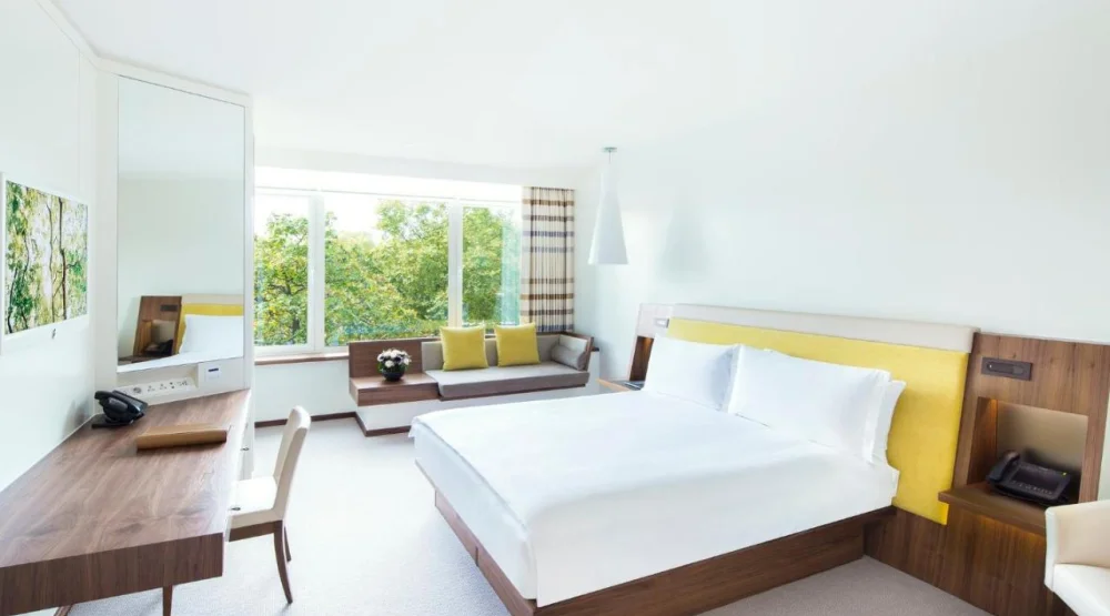 Superior Metropolitan Park Double Room at COMO Metropolitan London