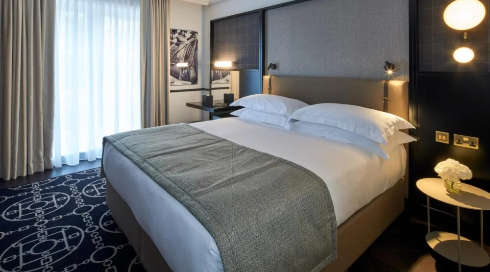 Luxury Two Bedroom Apartment at Lexham Gardens By Cheval Maison