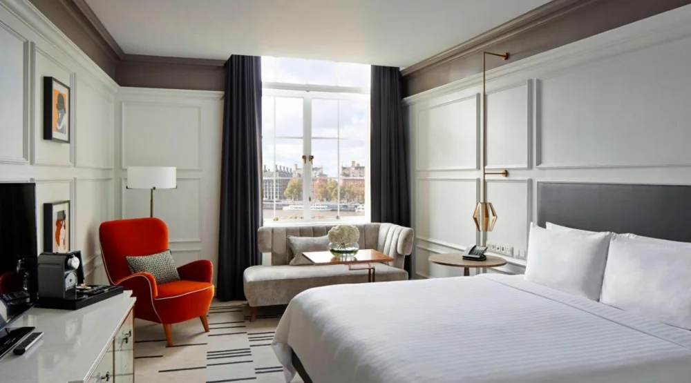 Suite with River Thames View - Club Lounge Access at London Marriott Hotel County Hall